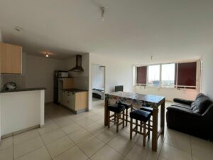 APPARTEMENT T4 MEUBLÉ A LOUER A SAINTE-CLOTILDE DE LA RÉUNION