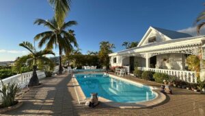 VILLA DE PRESTIGE A ST GILLES LES BAINS DE LA RÉUNION
