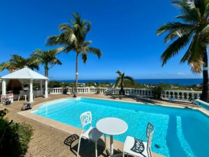 VILLA DE PRESTIGE A ST GILLES LES BAINS DE LA RÉUNION