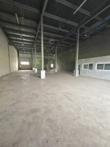 Dépôt zone industrielle