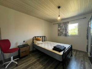 CHAMBRE MEUBLÉE À LOUER EN COLOCATION AU TAMPON DE LA RÉUNION