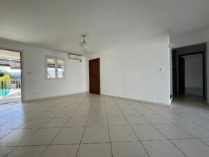 APPARTEMENT F3 AVEC PATIO A VENDRE A SAINT-PIERRE DE LA REUNION