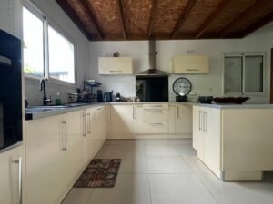 MAISON MITOYENNE T4 À LOUER À SAINT PIERRE DE LA RÉUNION