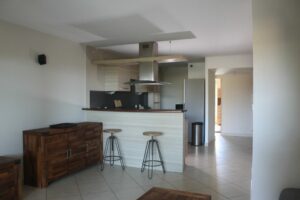 APPARTEMENT T2 MEUBLÉ À LOUER À SAINT-PIERRE