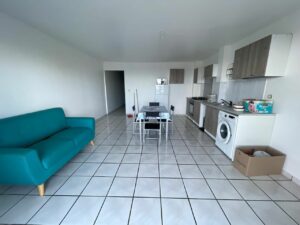 APPARTEMENT T2 MEUBLE A LOUER A LA PETITE ILE DE LA RÉUNION