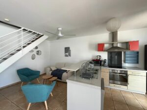 APPARTEMENT T4 DUPLEX MEUBLÉ À LOUER AU CENTRE-VILLE DE SAINT-PIERRE DE LA RÉUNION