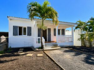 VILLA T5 SEMI MEUBLEE A LOUER AU CENTRE VILLE DE SAINT-PIERRE DE LA REUNION